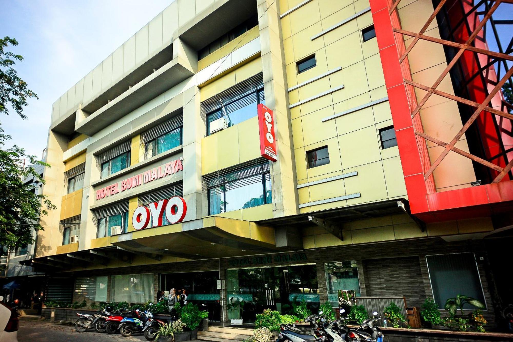 Oyo 1009 Hotel Bumi Malaya Medan Exterior photo